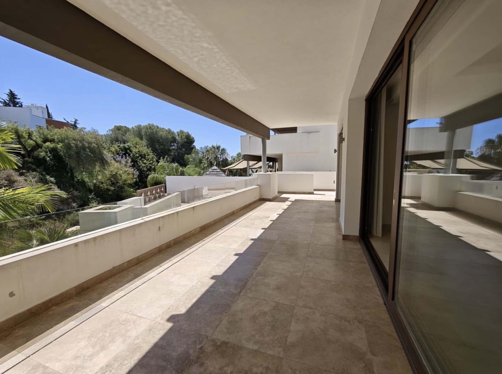 3 bedroom Villa for sale in Marbella with pool garage - € 2,000,000 (Ref: 9349280)