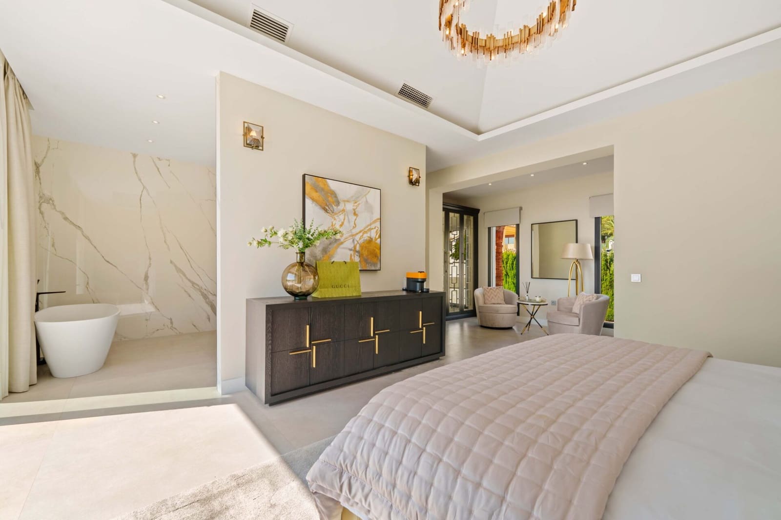 6 bedroom Villa for sale in La Quinta with pool - € 4,695,000 (Ref: 9378887)