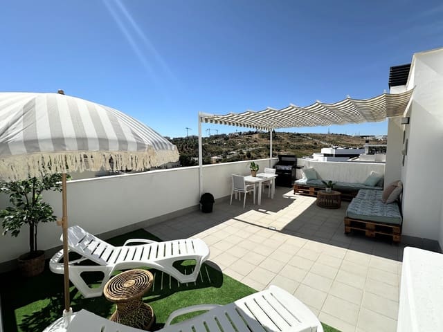 3 bedroom Penthouse for sale in Estepona with pool garage - € 759,000 (Ref: 9382505)