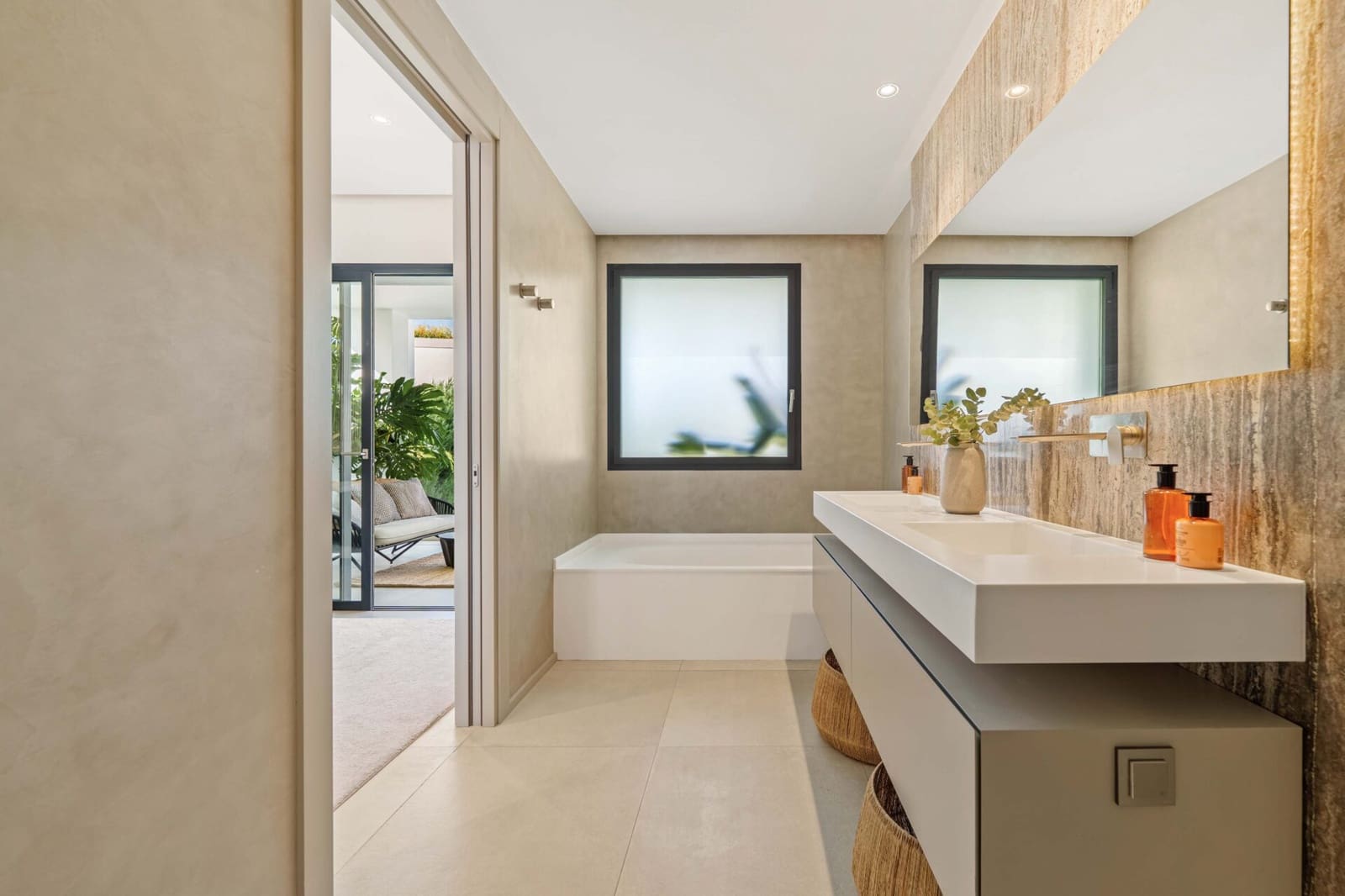 5 quarto Moradia para venda em Nueva Andalucia com piscina garagem - 4 895 000 € (Ref: 9387707)