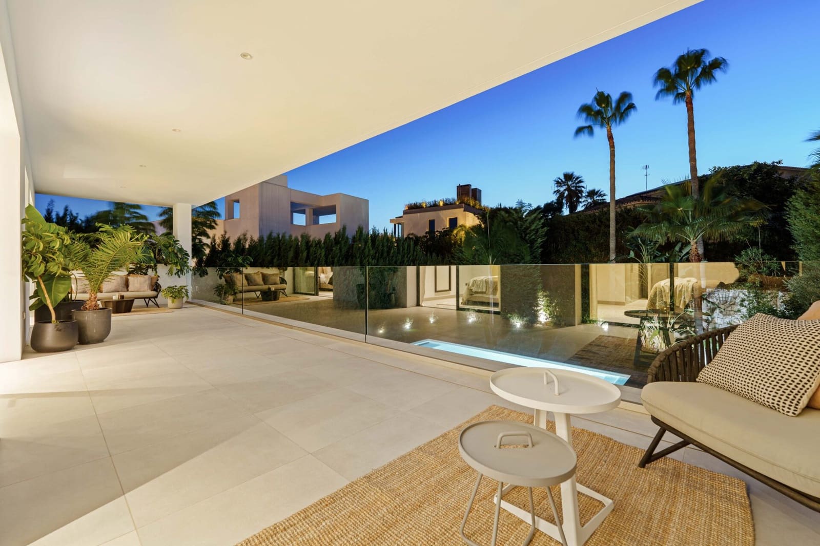 5 quarto Moradia para venda em Nueva Andalucia com piscina garagem - 4 895 000 € (Ref: 9387707)