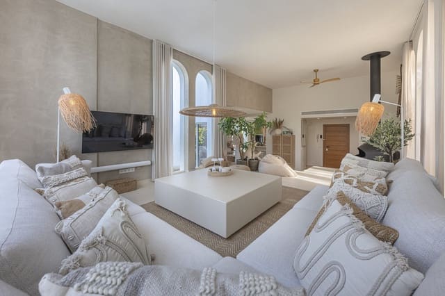 4 makuuhuone Huvila myytävänä paikassa Nueva Andalucia, Marbella mukana uima-altaan - 2 570 000 € (Ref: 9390418)