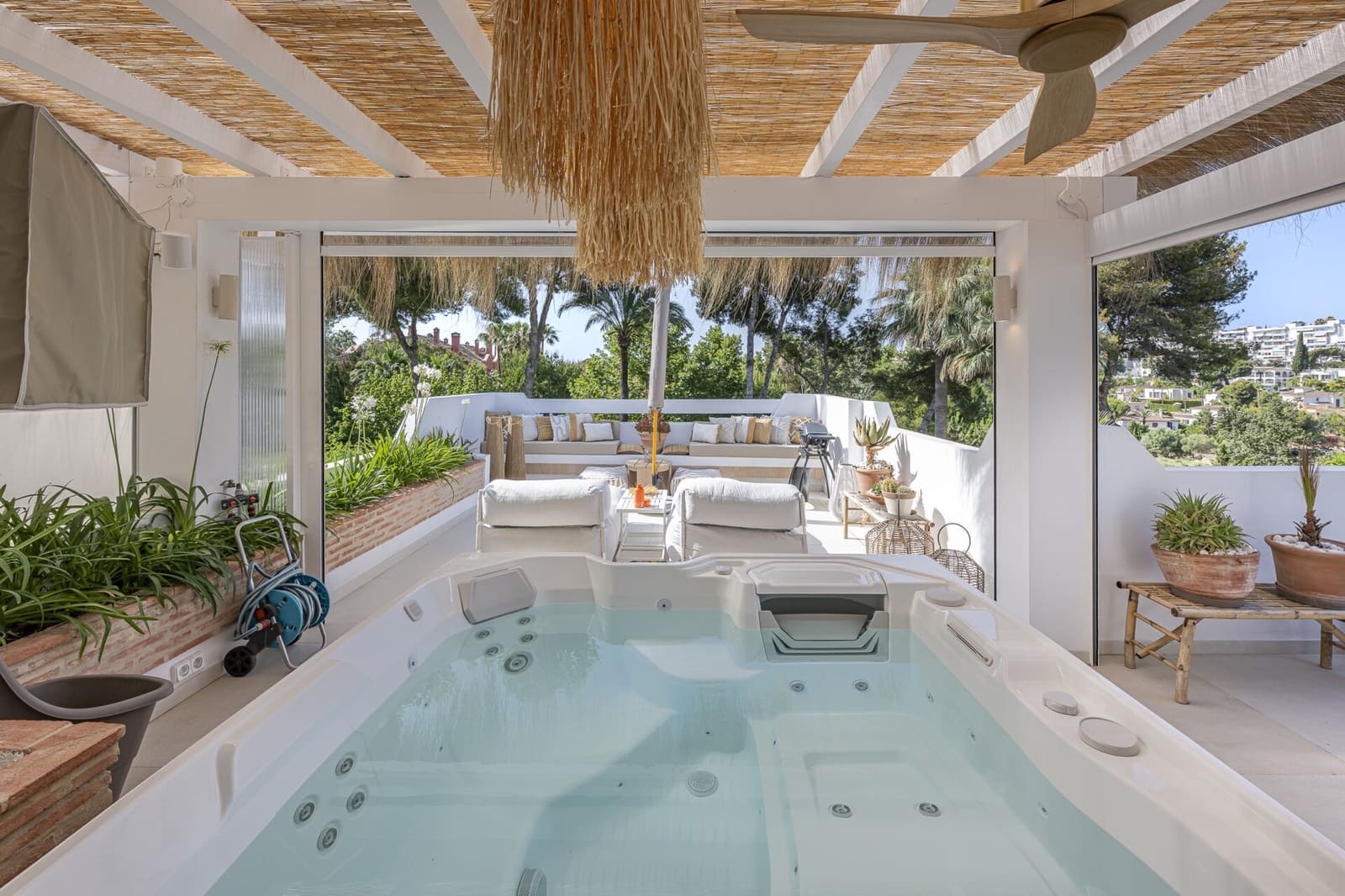 4 makuuhuone Huvila myytävänä paikassa Nueva Andalucia mukana uima-altaan - 2 570 000 € (Ref: 9390418)