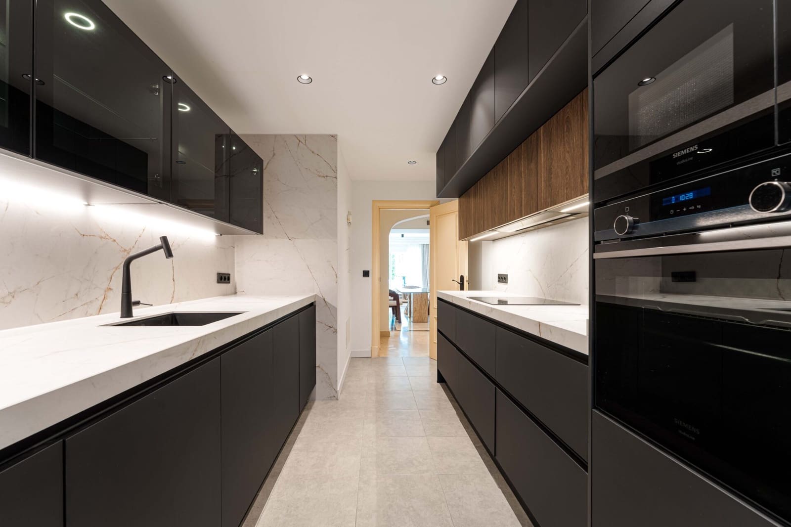 3 bedroom Apartment for sale in Golden Mile with pool garage - € 1,150,000 (Ref: 9422139)