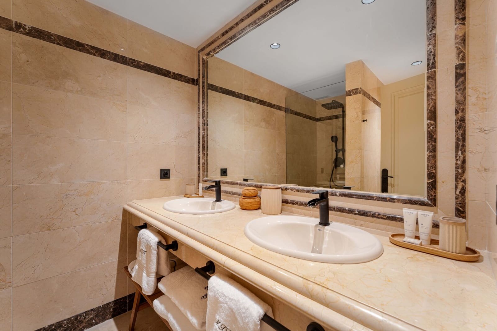 3 bedroom Apartment for sale in Golden Mile with pool garage - € 1,150,000 (Ref: 9422139)