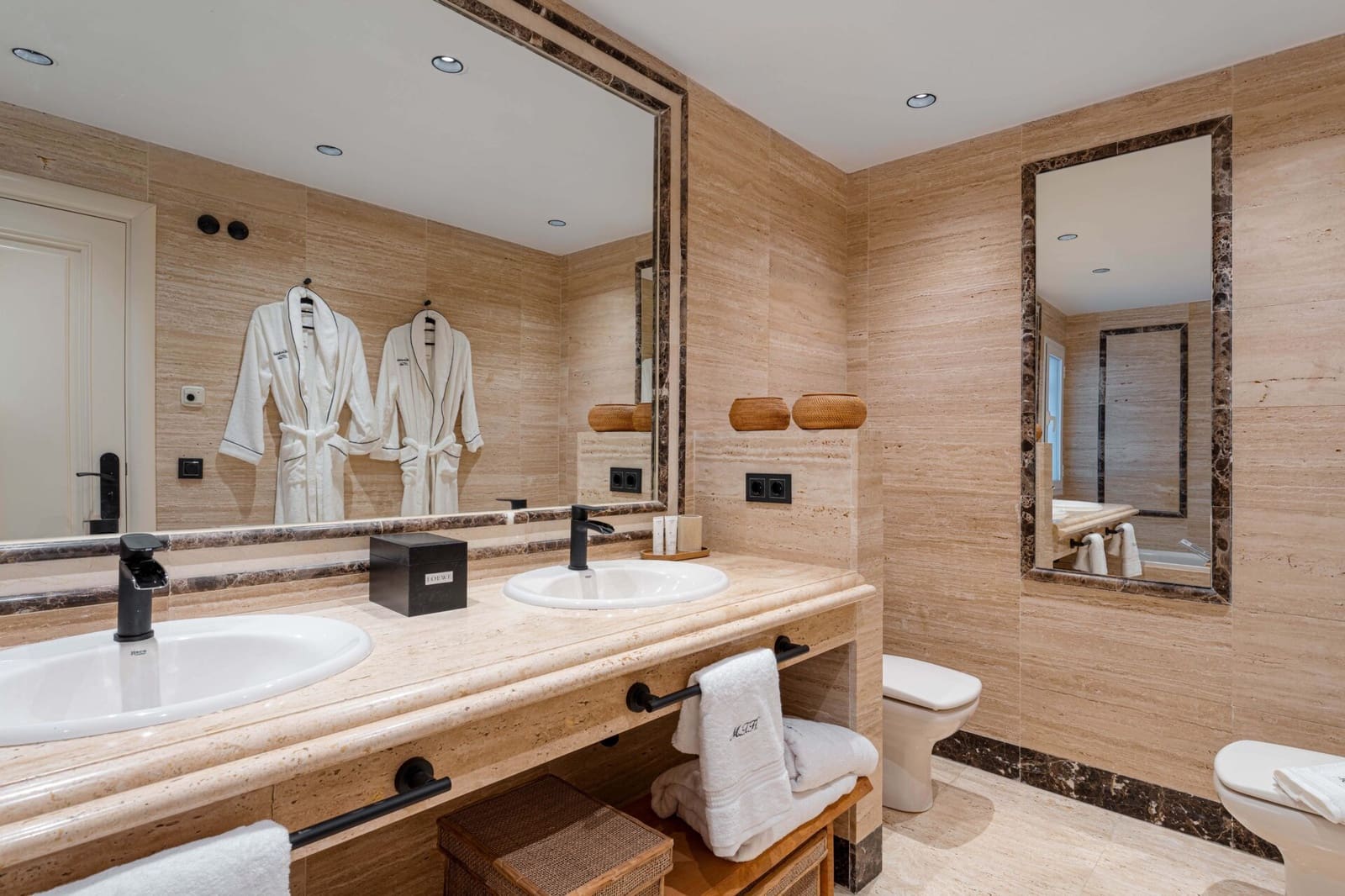 3 bedroom Apartment for sale in Golden Mile with pool garage - € 1,150,000 (Ref: 9422139)