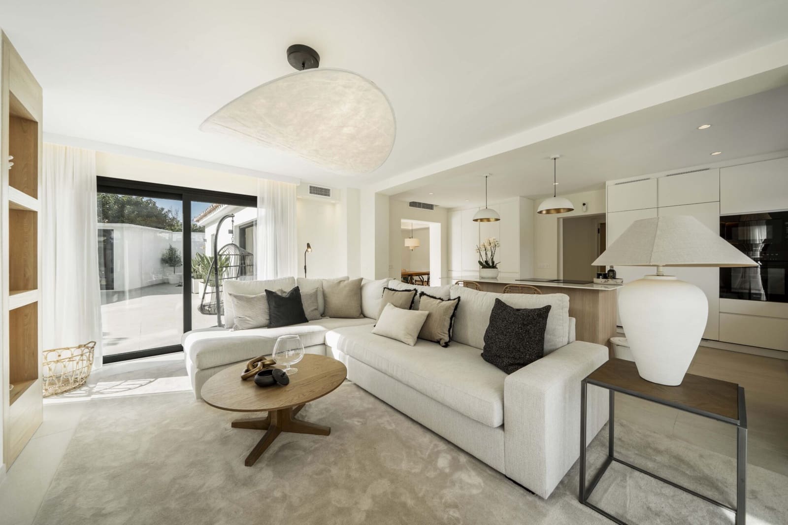 5 bedroom Villa for sale in San Pedro de Alcantara with pool - € 2,500,000 (Ref: 9446167)