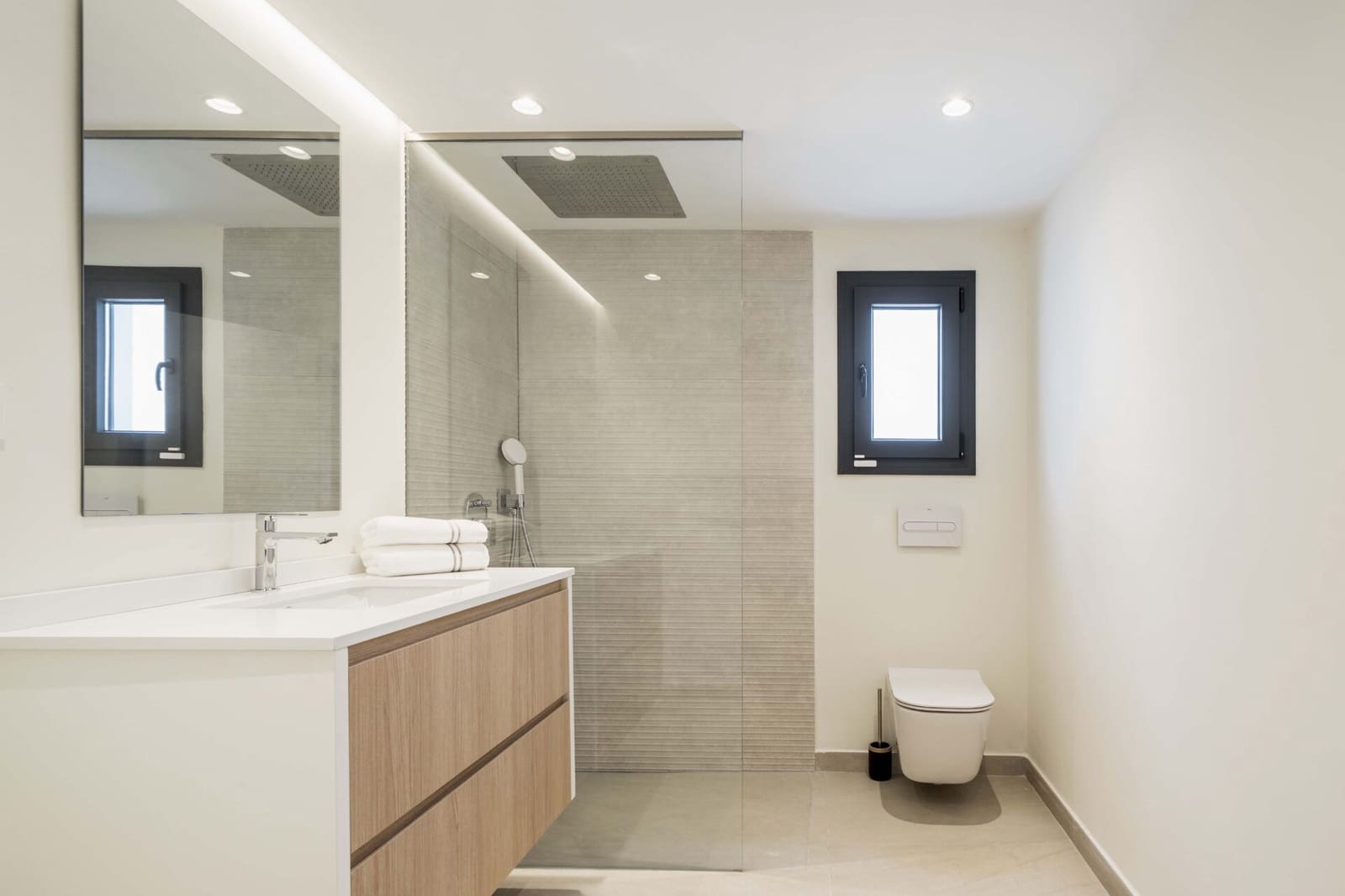 5 bedroom Villa for sale in San Pedro de Alcantara with pool - € 2,500,000 (Ref: 9446167)