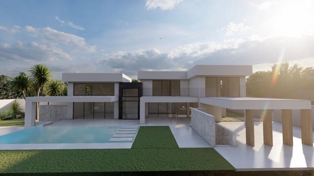 3 bedroom Villa for sale in Estepona with pool - € 2,499,000 (Ref: 9450361)