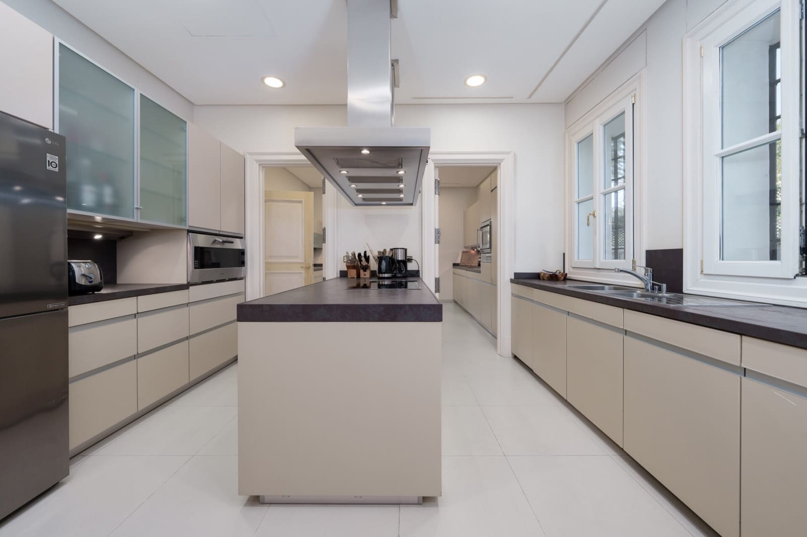 7 sovrum Villa till salu i Los Monteros med pool garage - 10 950 000 € (Ref: 9461921)