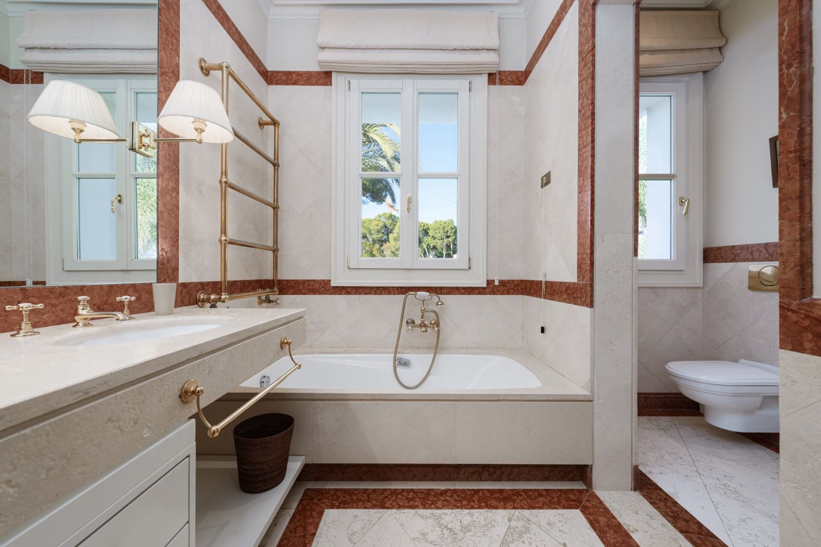 7 sovrum Villa till salu i Los Monteros med pool garage - 10 950 000 € (Ref: 9461921)