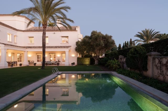 7 sovrum Villa till salu i Los Monteros, Marbella med pool garage - 10 950 000 € (Ref: 9461921)
