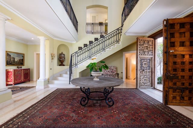 7 sovrum Villa till salu i Los Monteros, Marbella med pool garage - 10 950 000 € (Ref: 9461921)