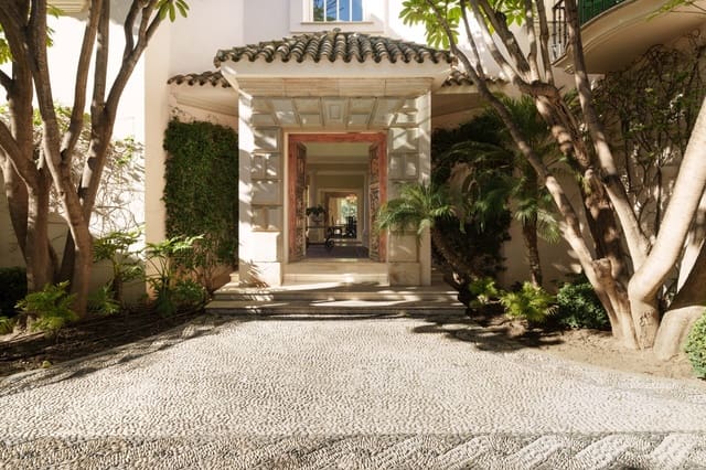 7 sovrum Villa till salu i Los Monteros, Marbella med pool garage - 10 950 000 € (Ref: 9461921)