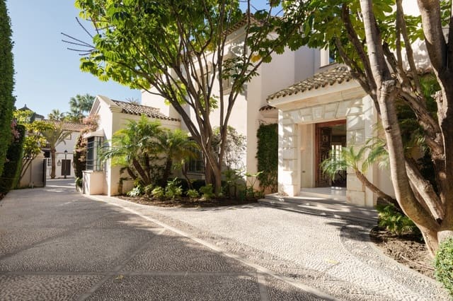 7 sovrum Villa till salu i Los Monteros, Marbella med pool garage - 10 950 000 € (Ref: 9461921)