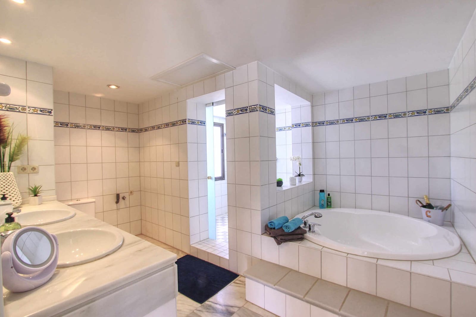 5 quarto Penthouse para venda em Elviria com piscina - 990 000 € (Ref: 9461922)