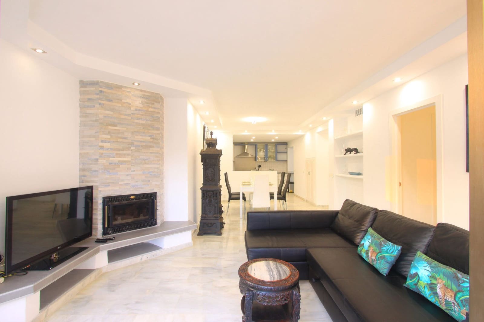 5 quarto Penthouse para venda em Elviria com piscina - 990 000 € (Ref: 9461922)