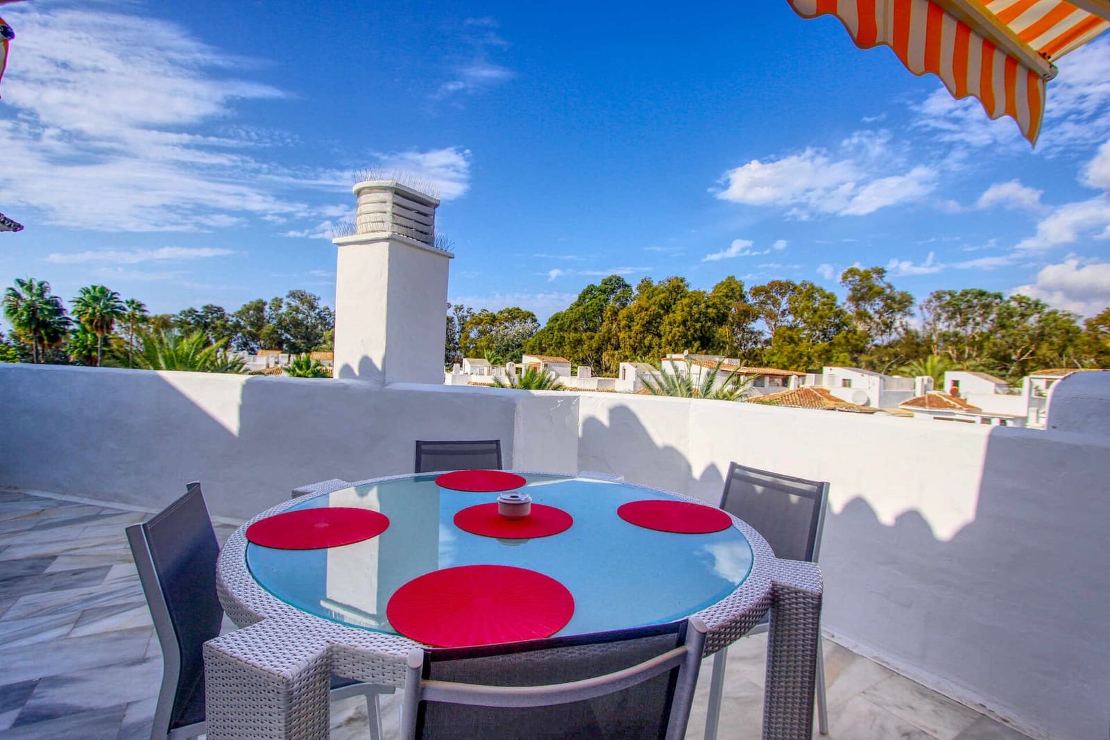 5 quarto Penthouse para venda em Elviria com piscina - 990 000 € (Ref: 9461922)