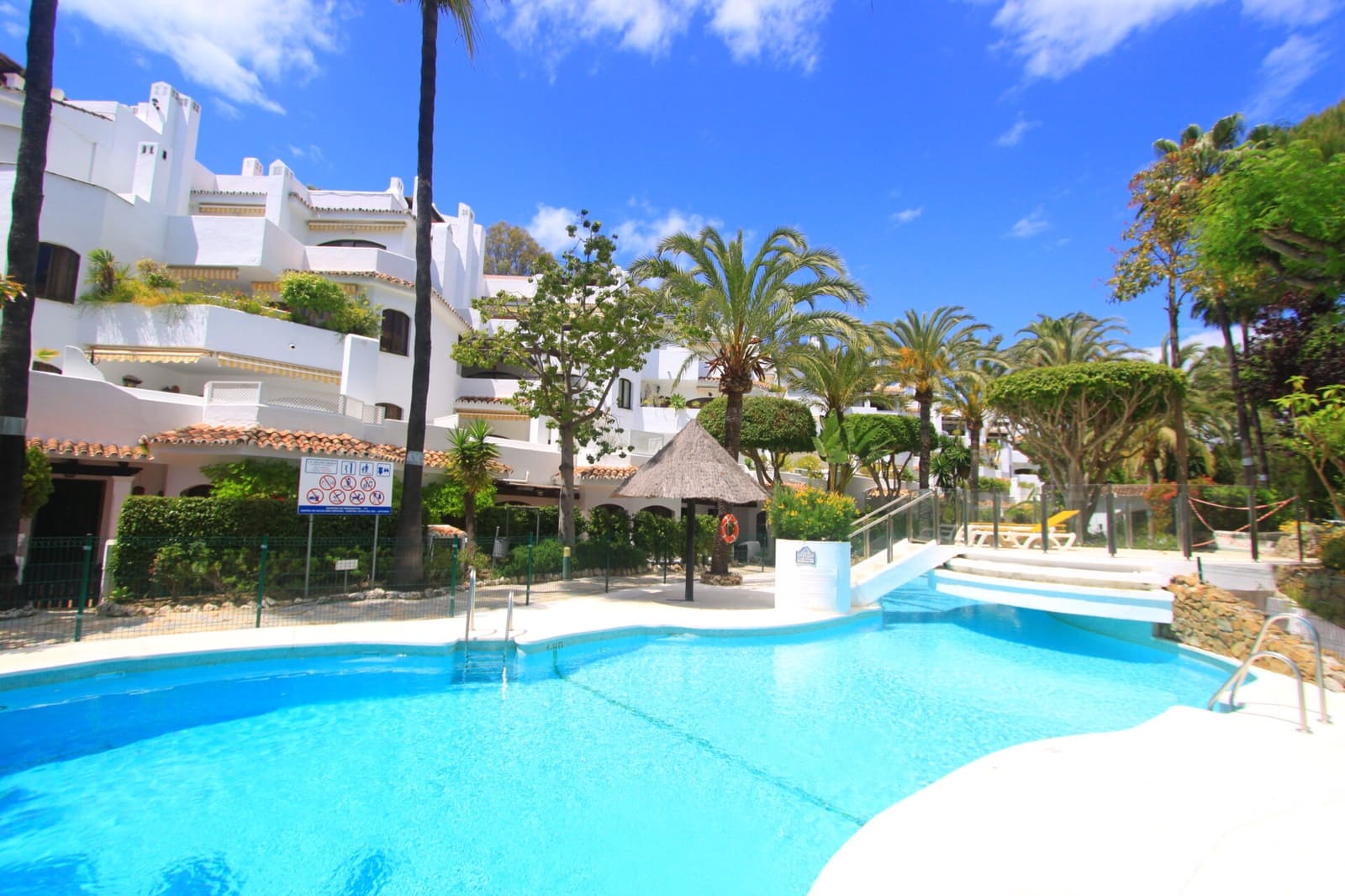 5 quarto Penthouse para venda em Elviria com piscina - 990 000 € (Ref: 9461922)