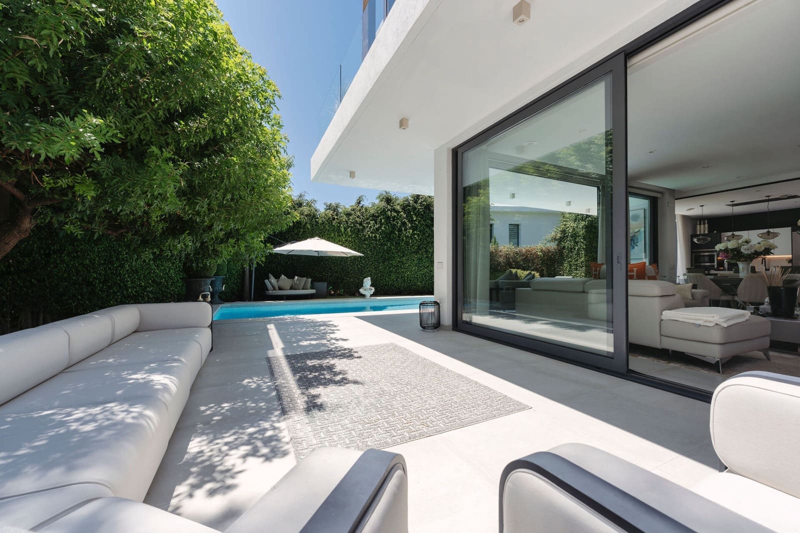 4 sypialnia Willa na sprzedaż w Estepona z basenem - 1 825 000 € (Ref: 9465402)