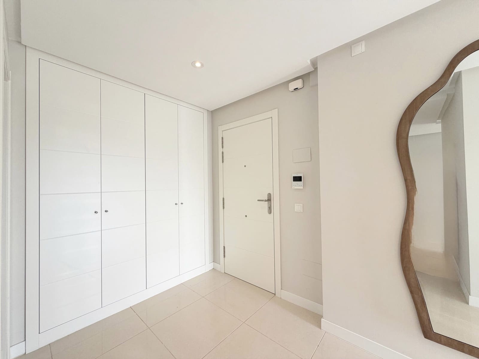 2 bedroom Apartment for sale in Estepona with pool garage - € 385,000 (Ref: 9491170)