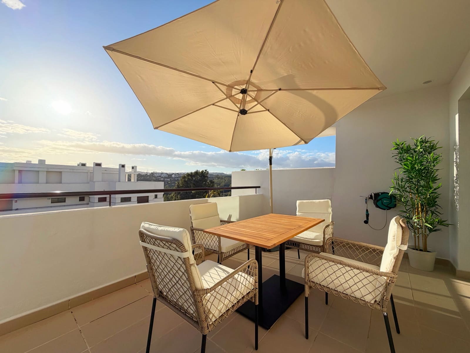 2 bedroom Apartment for sale in Estepona with pool garage - € 385,000 (Ref: 9491170)