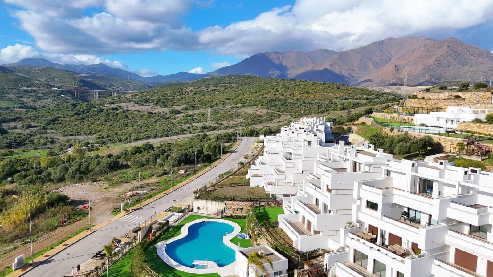 2 bedroom Apartment for sale in Estepona with pool garage - € 385,000 (Ref: 9491170)