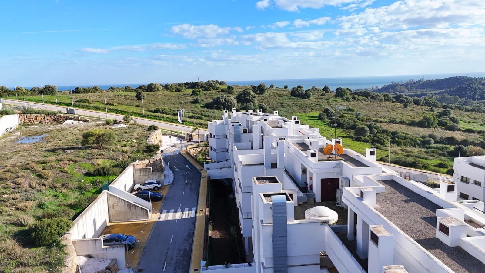 2 bedroom Apartment for sale in Estepona with pool garage - € 385,000 (Ref: 9491170)