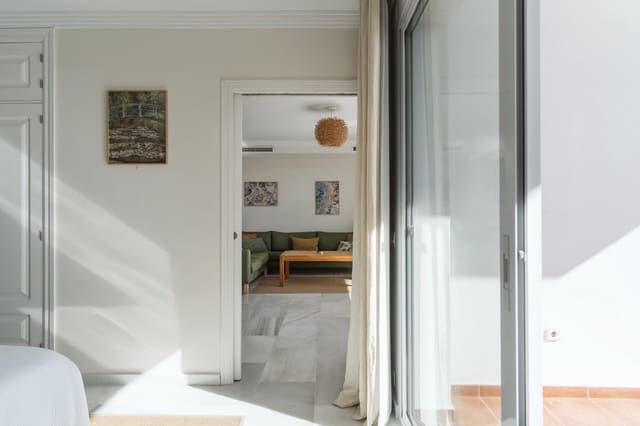 2 soveværelse Lejlighed til salg i Nueva Andalucia, Marbella med swimmingpool garage - € 795.000 (Ref: 9551179)