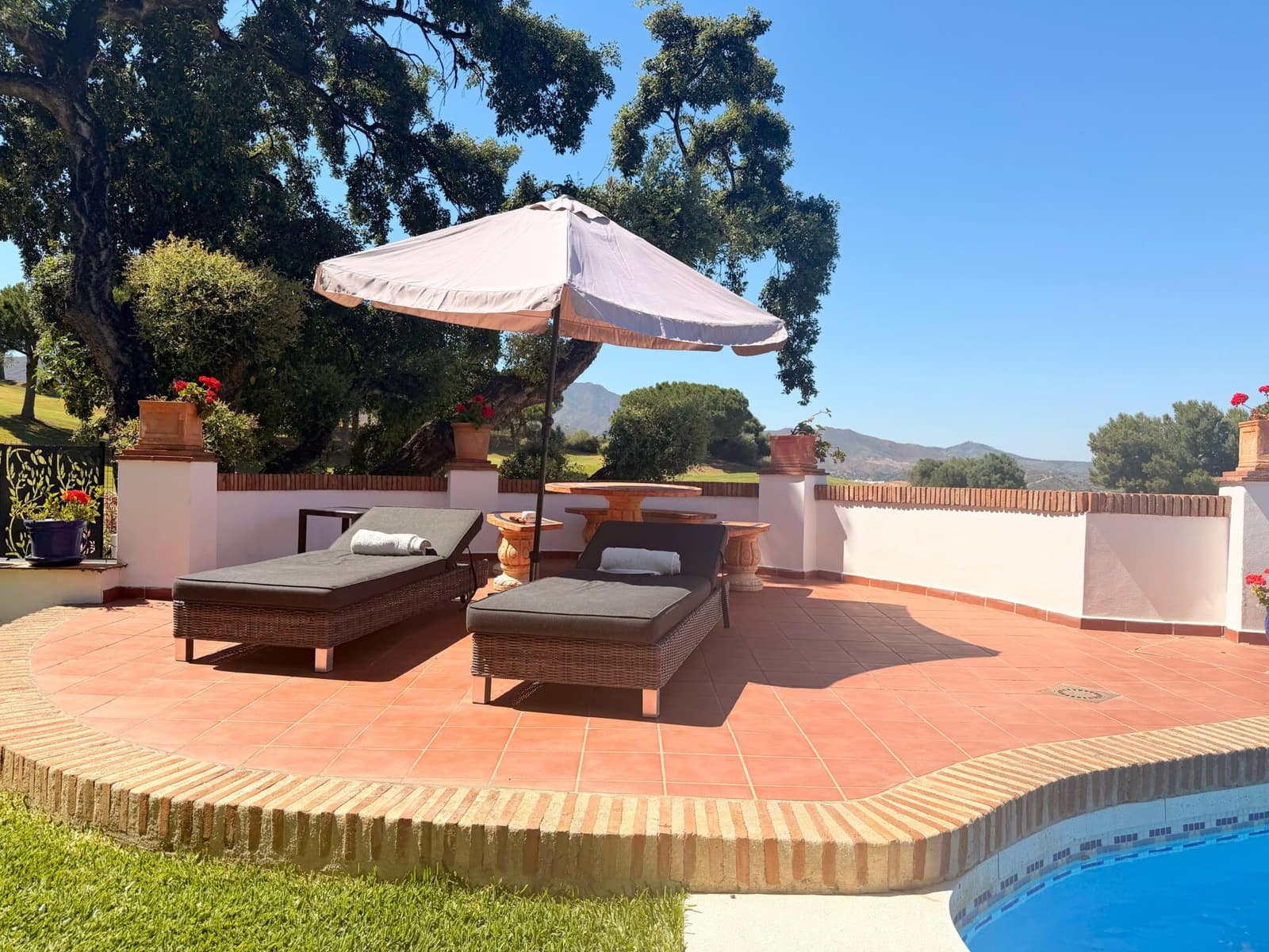 4 bedroom Villa for sale in La Cala Golf with pool - € 1,895,000 (Ref: 9586037)