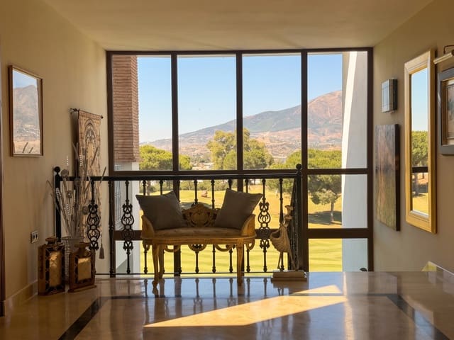 4 soveværelse Villa til salg i La Cala Golf, Mijas med swimmingpool - € 1.895.000 (Ref: 9586037)