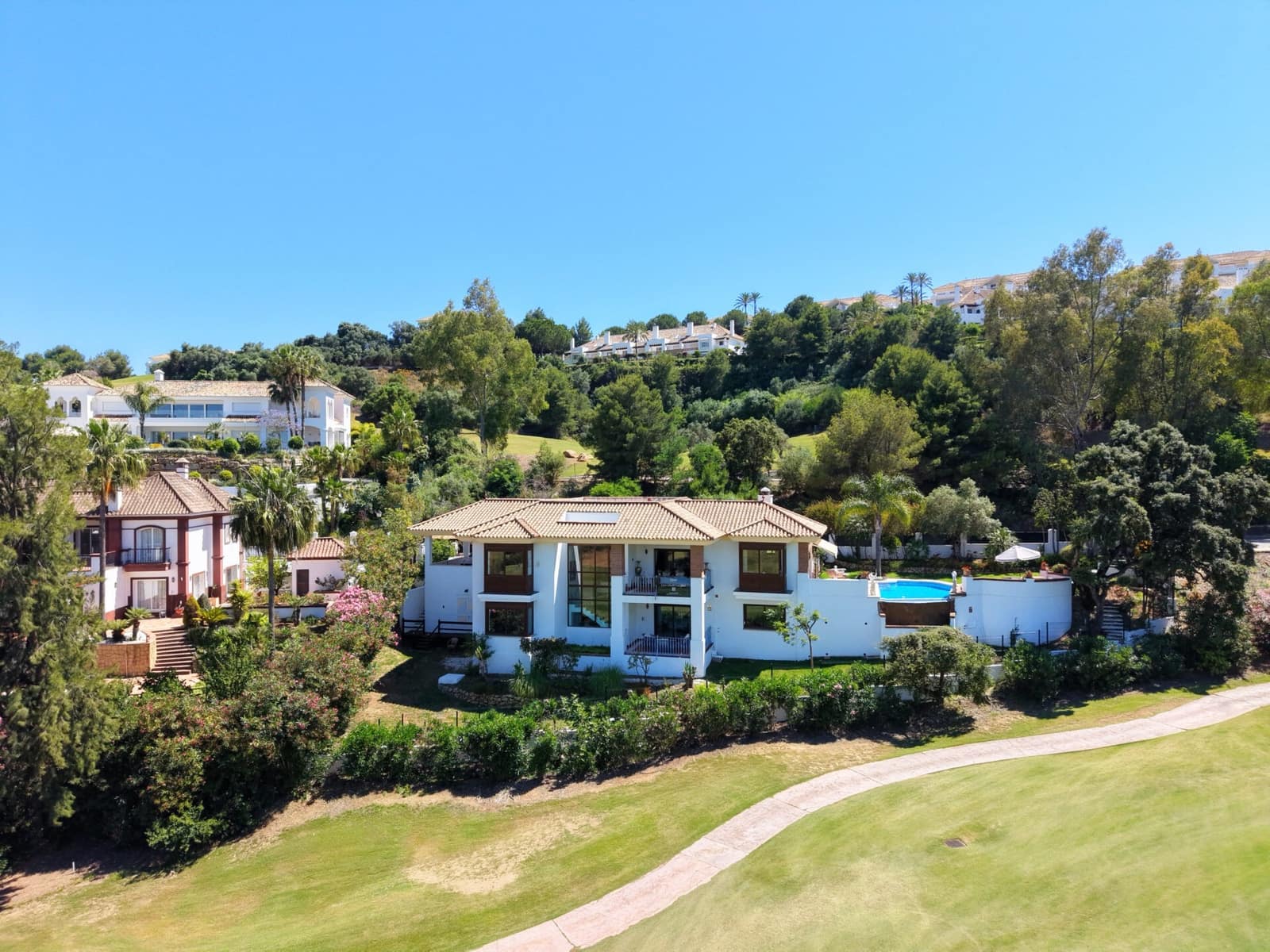 4 bedroom Villa for sale in La Cala Golf with pool - € 1,895,000 (Ref: 9586037)