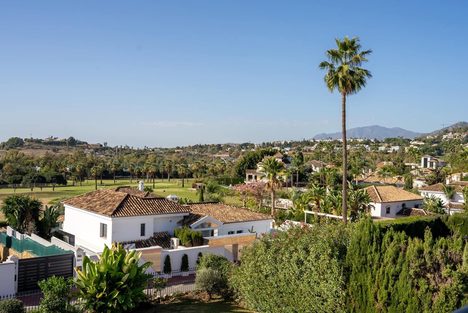 4 bedroom Villa for sale in Nueva Andalucia with pool - € 2,895,000 (Ref: 9590928)