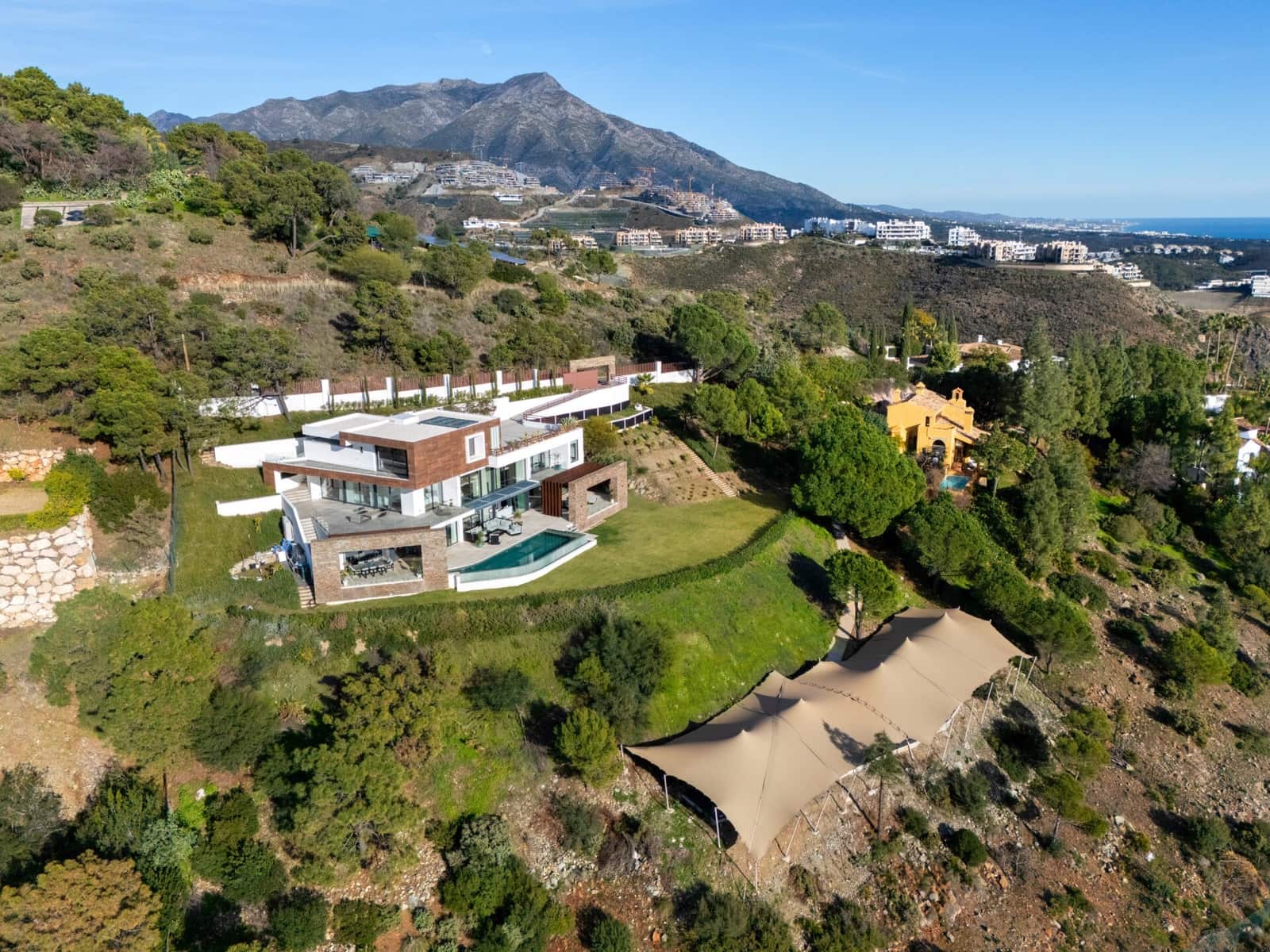 5 Zimmer Villa zu verkaufen in El Madronal mit Pool Garage - 8.995.000 € (Ref: 9598912)