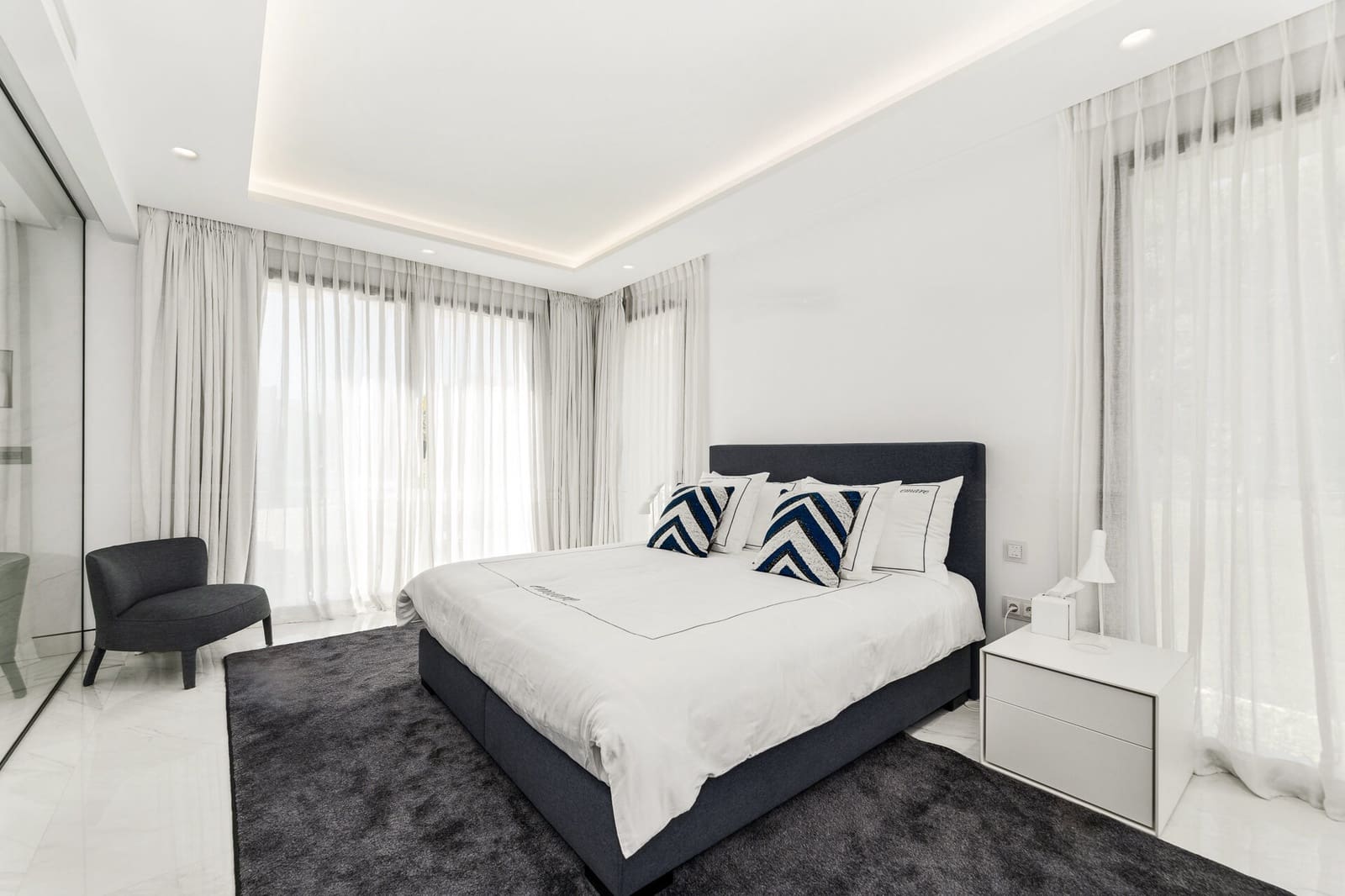 Apartamento de 5 habitaciones en Estepona en venta con piscina garaje - 6.800.000 € (Ref: 9625448)