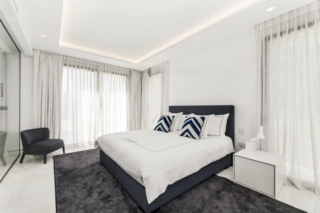 Apartamento de 5 habitaciones en Estepona en venta con piscina garaje - 6.800.000 € (Ref: 9625448)