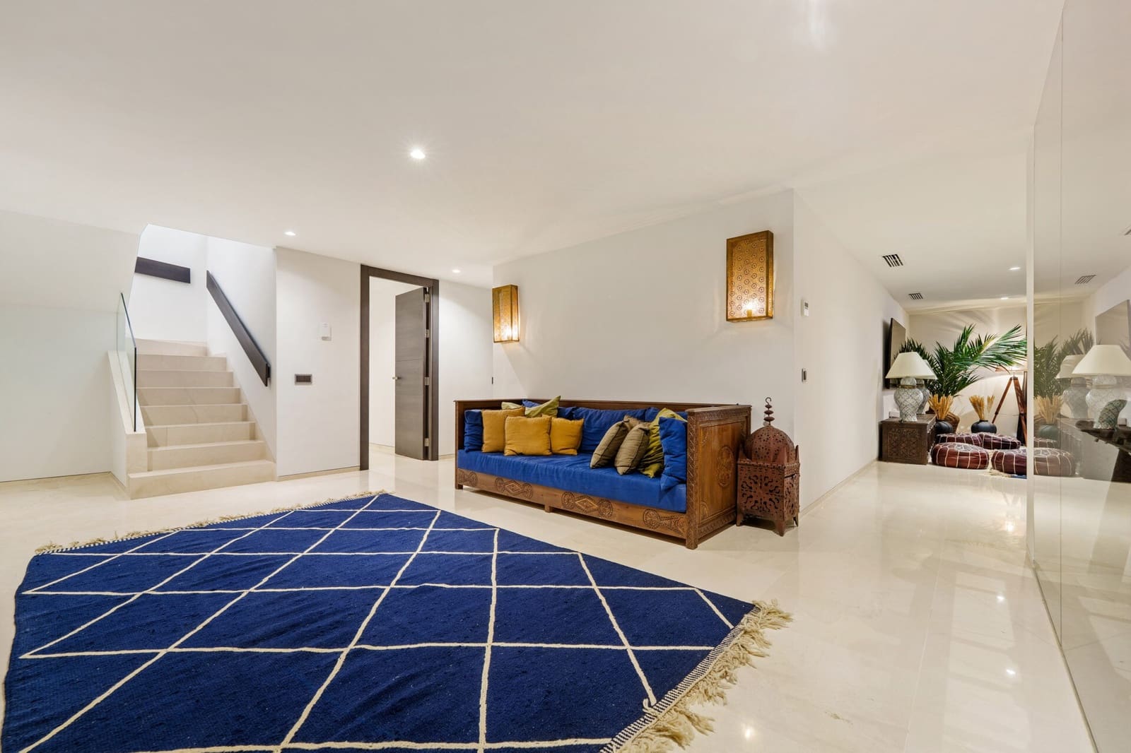 6 bedroom Villa for sale in Nueva Andalucia with pool garage - € 4,190,000 (Ref: 9625452)