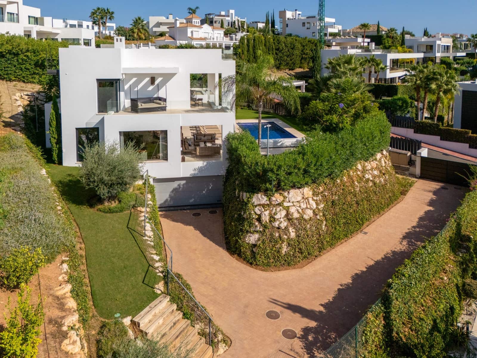 6 bedroom Villa for sale in Nueva Andalucia with pool garage - € 4,190,000 (Ref: 9625452)