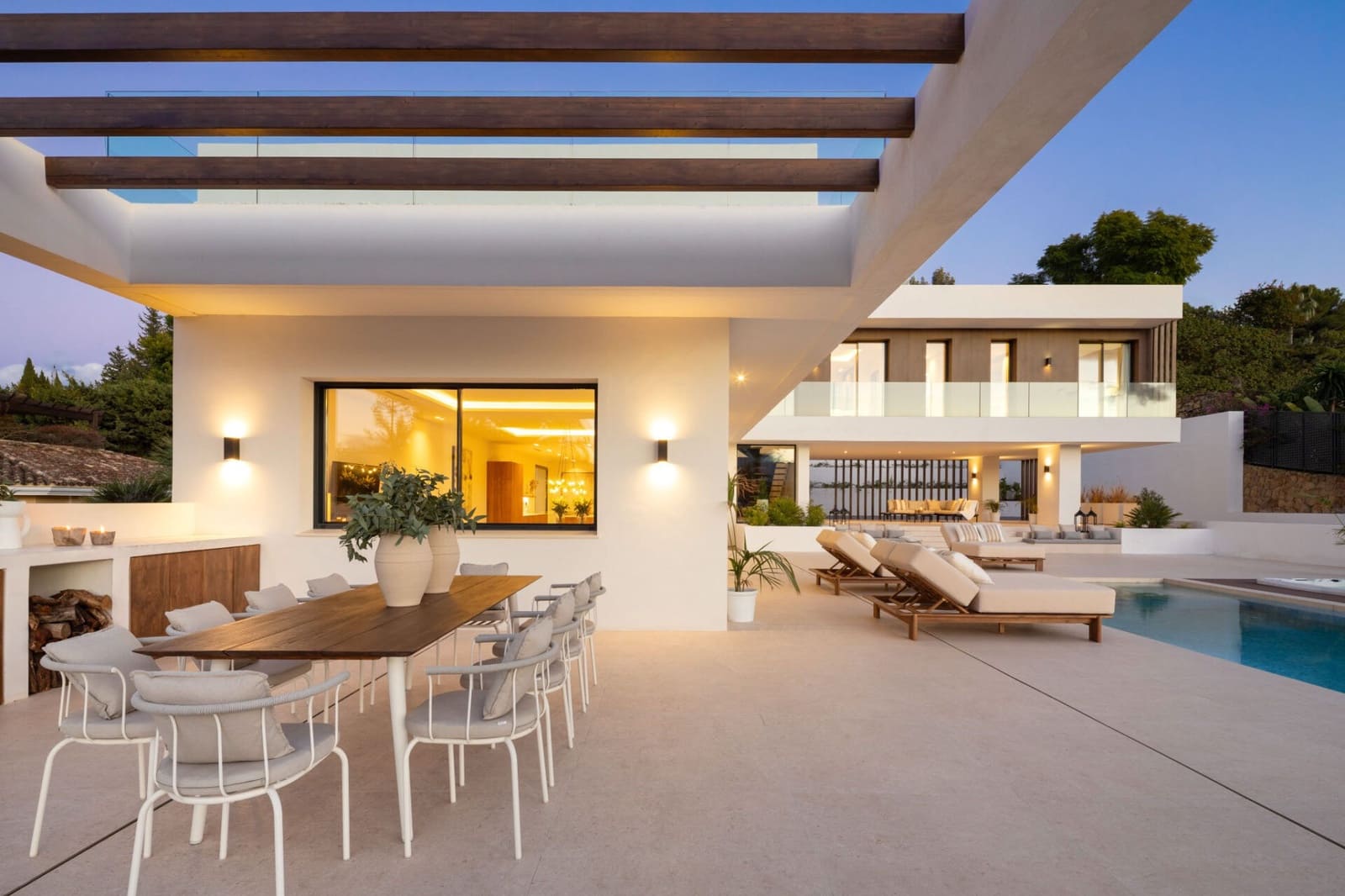 5 makuuhuone Huvila myytävänä paikassa El Paraiso mukana uima-altaan - 3 695 000 € (Ref: 9625453)