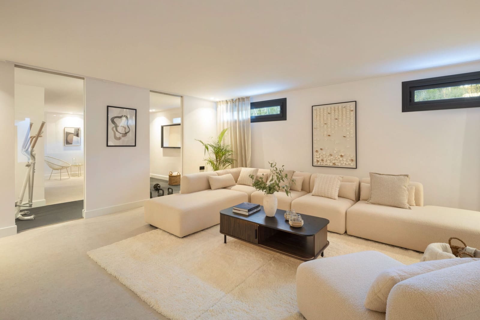 5 makuuhuone Huvila myytävänä paikassa El Paraiso mukana uima-altaan - 3 695 000 € (Ref: 9625453)