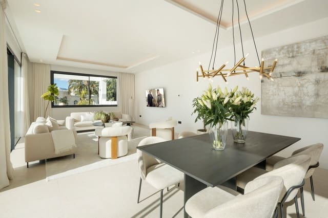 5 makuuhuone Huvila myytävänä paikassa El Paraiso, Estepona mukana uima-altaan - 3 695 000 € (Ref: 9625453)