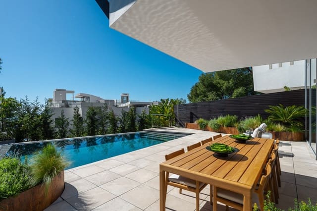 4 sypialnia Dom na sprzedaż w Sierra Blanca, Marbella z basenem garażem - 3 950 000 € (Ref: 9634138)