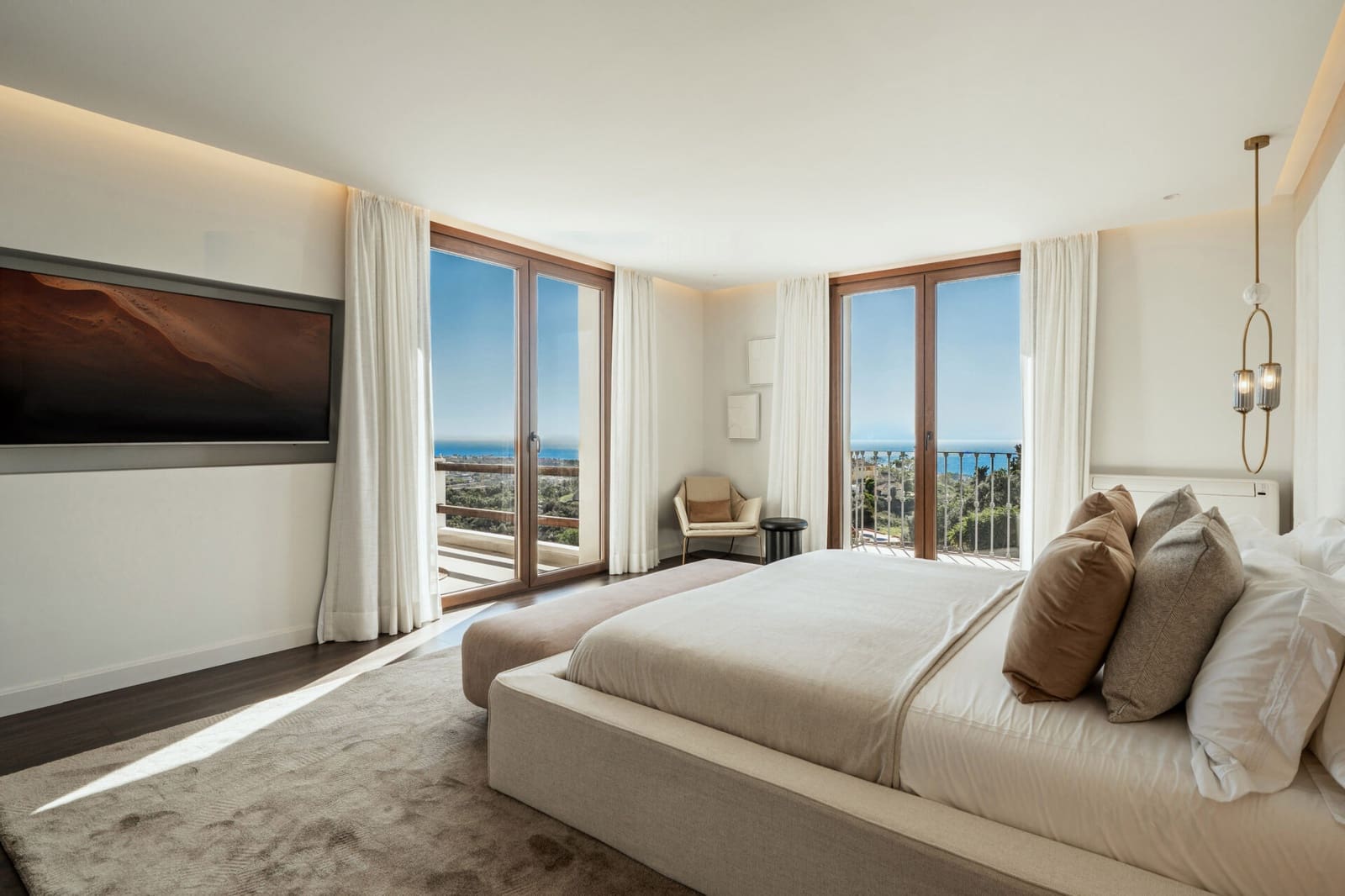 5 slaapkamer Villa te koop in New Golden Mile met zwembad - € 2.195.000 (Ref: 9644703)