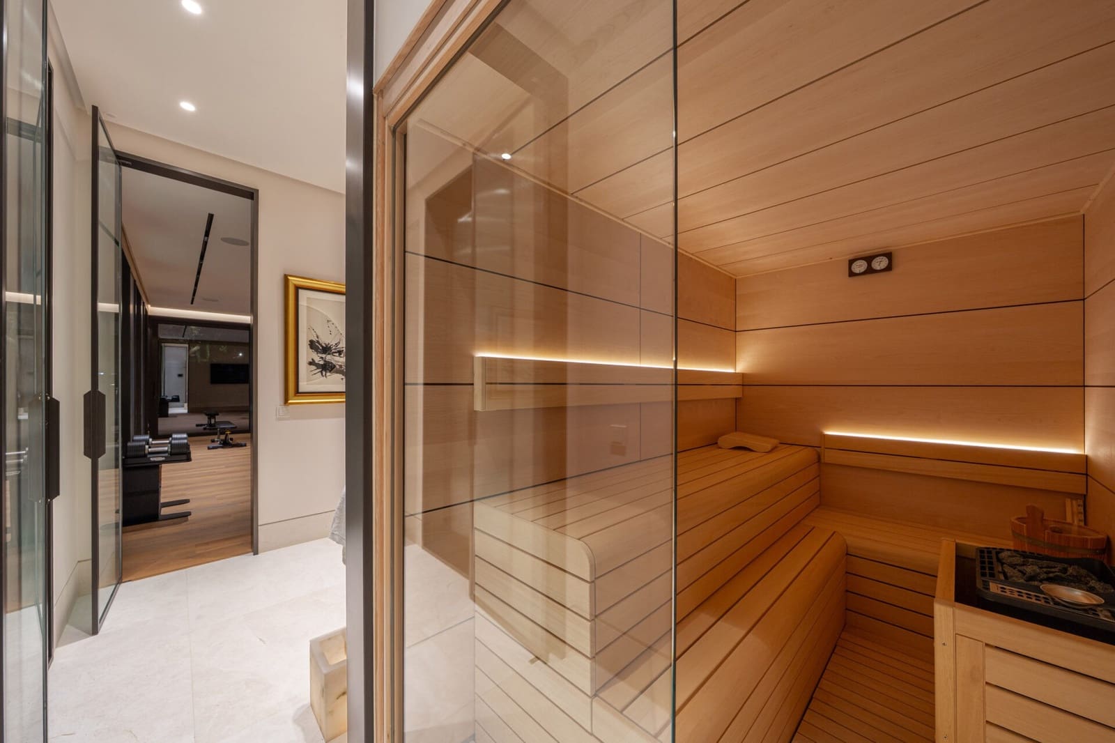 5 soverom Villa til salgs i Golden Mile med svømmebasseng garasje - € 14 995 000 (Ref: 9686246)