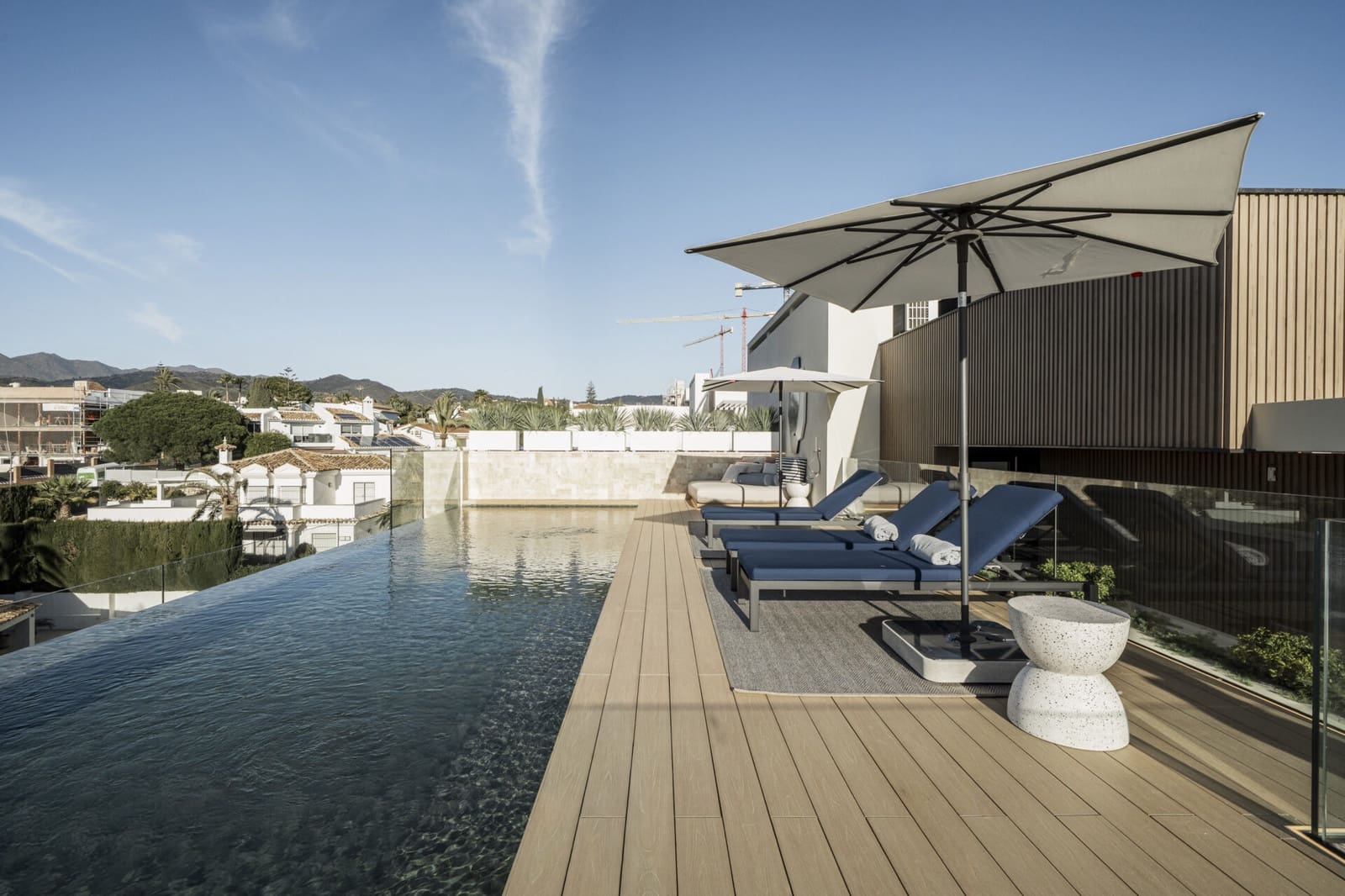 3 bedroom Apartment for sale in Las Chapas with pool garage - € 5,200,000 (Ref: 9698183)