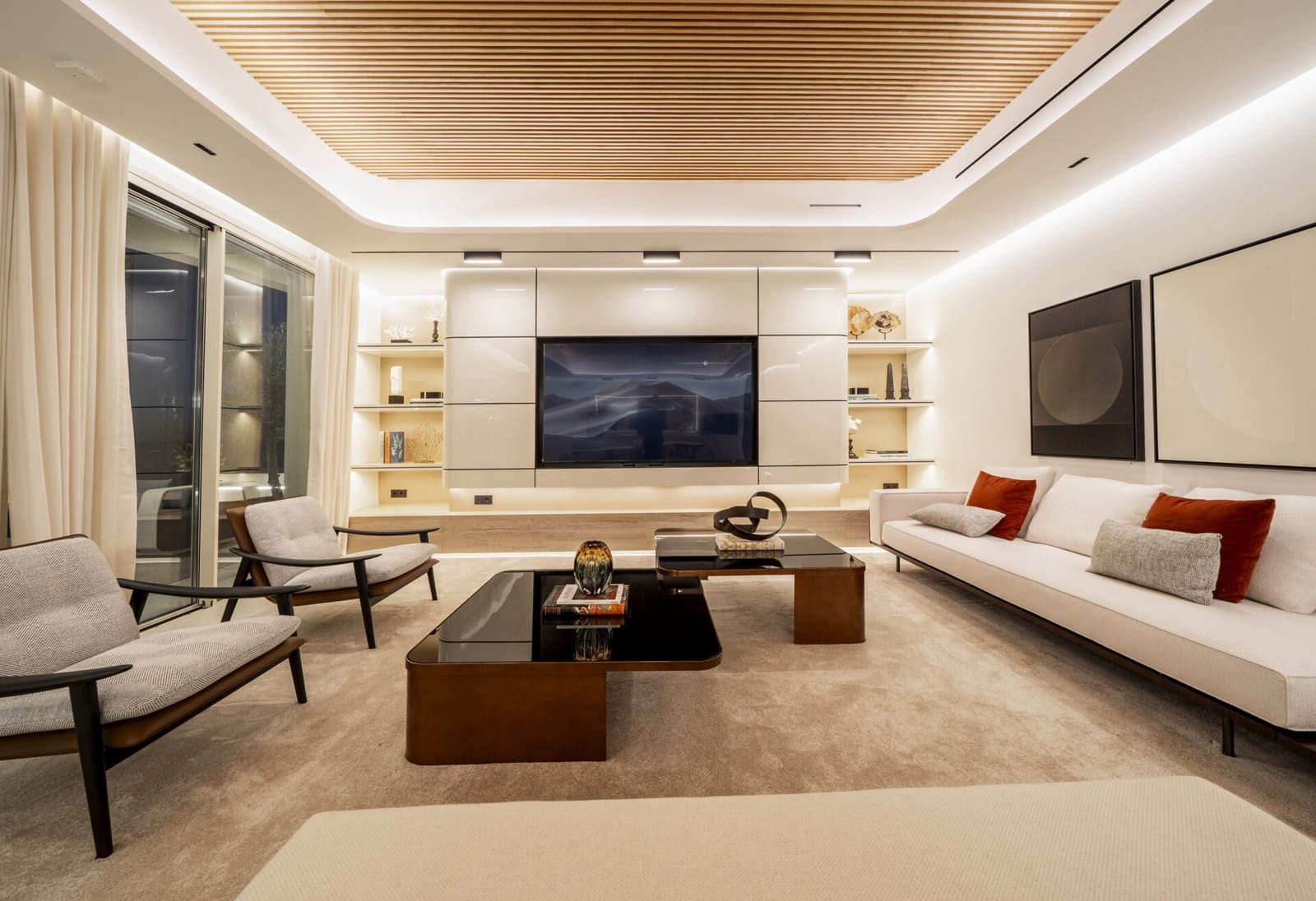 3 bedroom Apartment for sale in Las Chapas with pool garage - € 5,200,000 (Ref: 9698183)