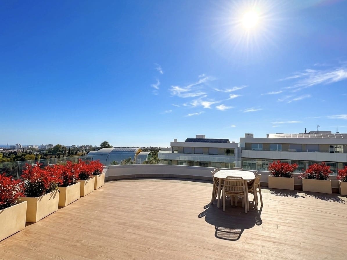 3 bedroom Penthouse for sale in San Pedro de Alcantara with pool garage - € 2,995,000 (Ref: 9704896)