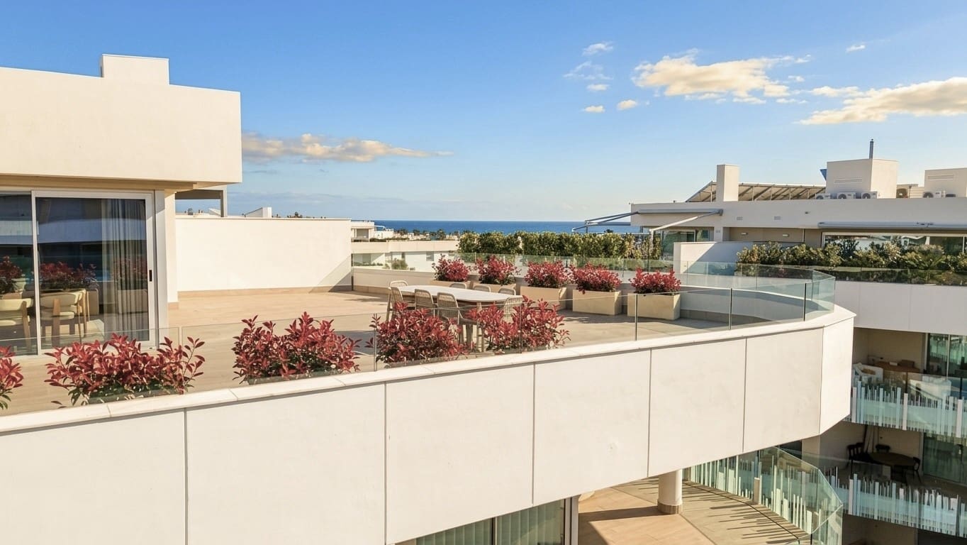 3 bedroom Penthouse for sale in San Pedro de Alcantara with pool garage - € 2,995,000 (Ref: 9704896)