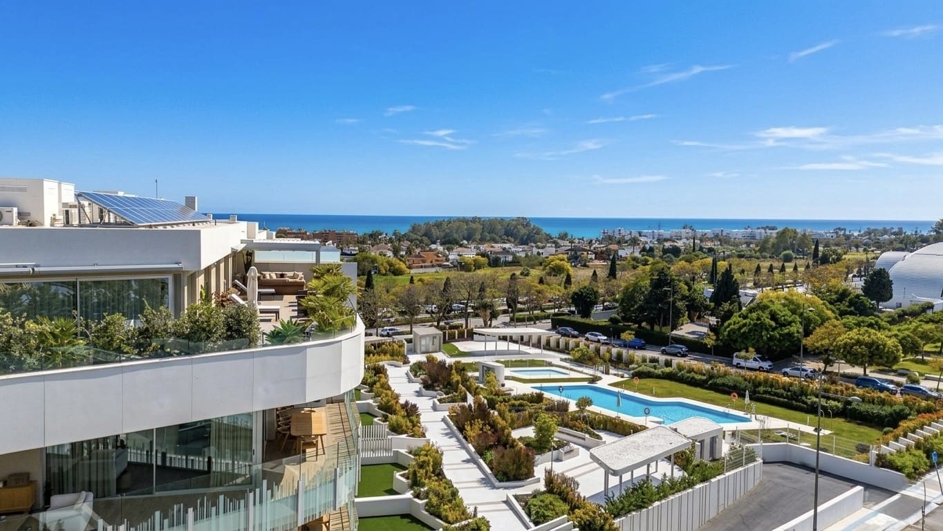 3 bedroom Penthouse for sale in San Pedro de Alcantara with pool garage - € 2,995,000 (Ref: 9704896)