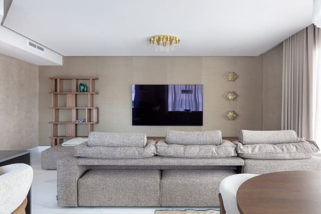 3 bedroom Penthouse for sale in San Pedro de Alcantara, Marbella with pool garage - € 2,595,000 (Ref: 9704896)